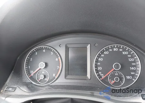 2010 Volkswagen Jetta Wolfsburg Edition z USA, uszkodzony, nr VIN 3VWRJ7AJ9AM025169